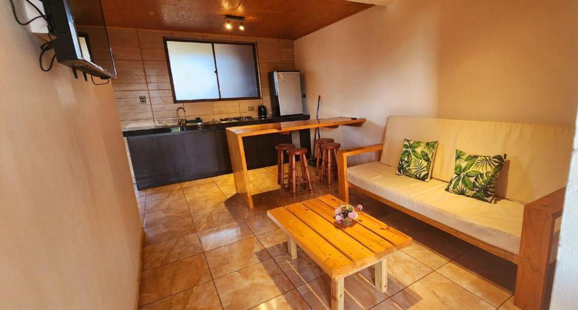 Apartamentos Tupuna Lodge Ханга-Роа Экстерьер фото