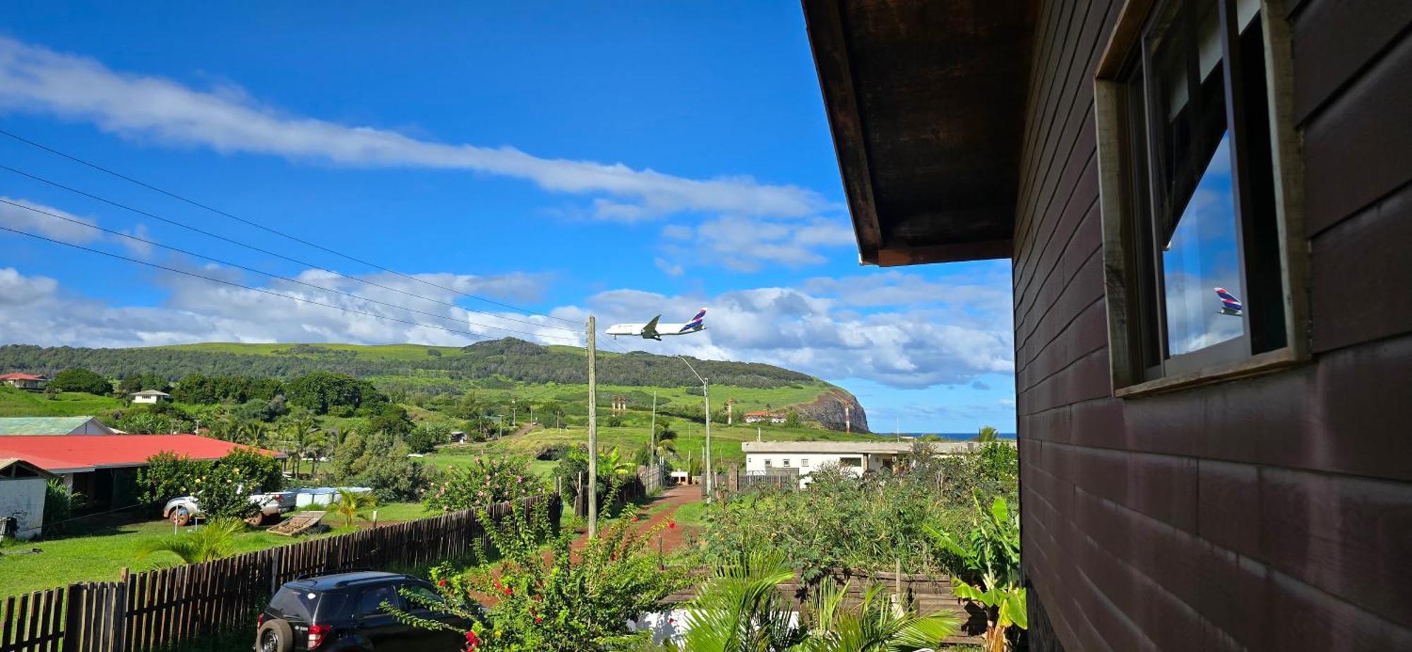 Apartamentos Tupuna Lodge Ханга-Роа Экстерьер фото